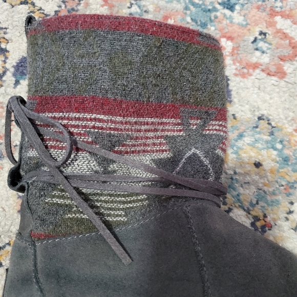 TOMS booties - Picture 3 of 7